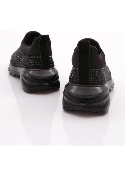 710 Kadin Sneaker Ayakkabi modelleri