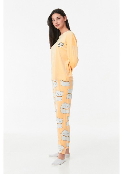 Kedi Baskılı Bisiklet Yaka Pijama Takımı modelleri