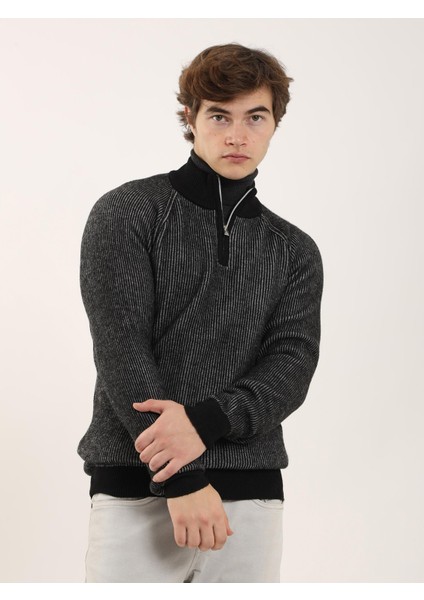 Siyah Erkek Regular Fit Dokulu Fermuarlı Dik Yaka Triko fırsatları