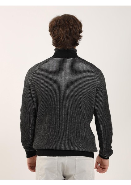 Siyah Erkek Regular Fit Dokulu Fermuarlı Dik Yaka Triko indirimleri