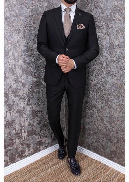 Erkek Slim Fit Sivri Yaka Siyah Yelekli Takım Elbise