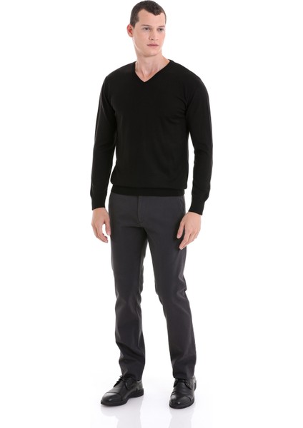 Siyah Regular Fit Düz V Yaka Yünlü Triko Kazak fiyatları