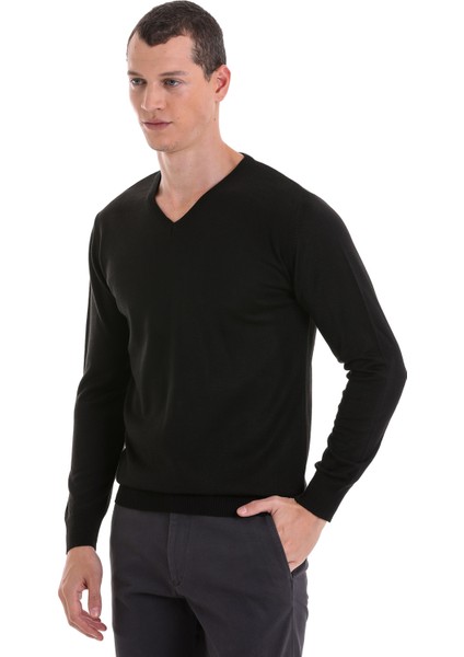 Siyah Regular Fit Düz V Yaka Yünlü Triko Kazak modelleri