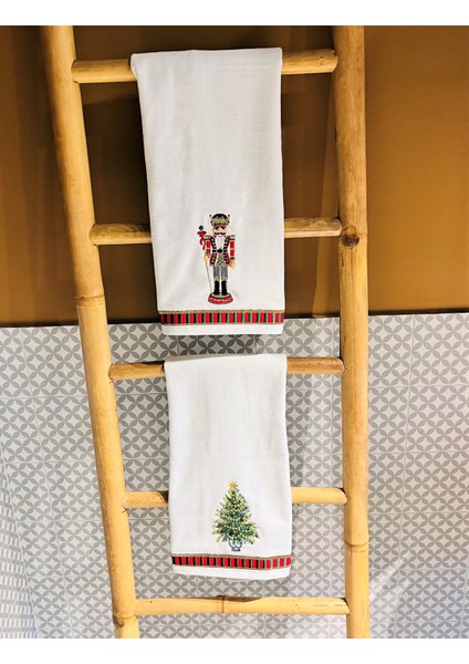 Yılbaşı Serisi Nutcrackers Desenli Yüz Havlusu ( 50 cm x 90 cm )