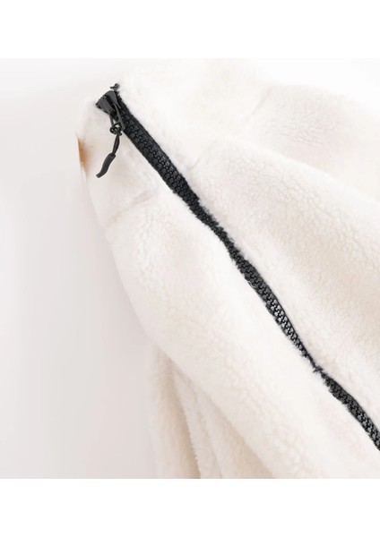 Unisex Beyaz Oversize Peluş Ceket indirimleri
