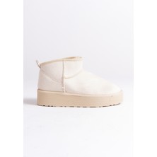 Capone Outfitters Kalın Tabanlı Yuvarlak Burunlu Kürklü Kısa Kadın Bot