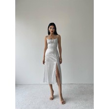 Concon Moda Nokta Desen Saten Beyaz Yırtmaçlı Elbise
