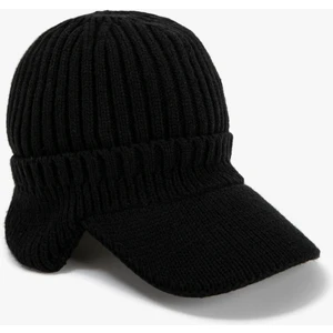 Kulaklı Örgü Bere