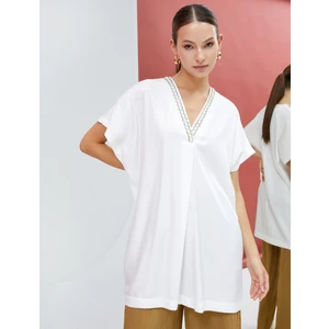 Uzun Tunik Kısa Kollu V Yaka Aksesuar Detaylı