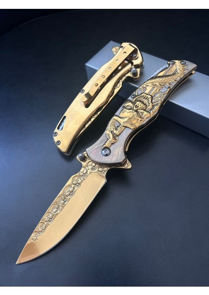 Şık Işlemeli Gold Kurukafa Çakı