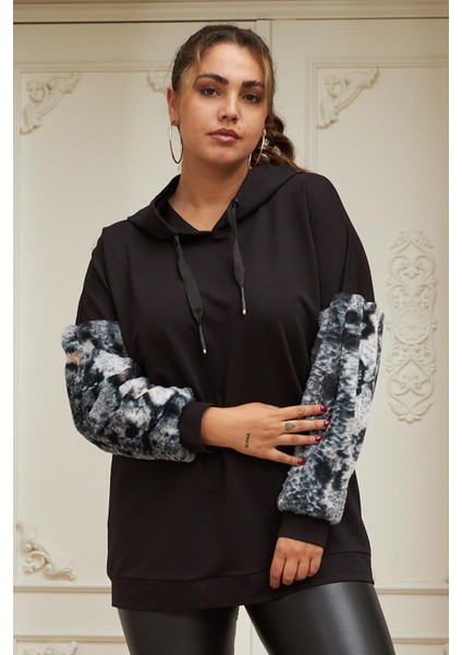 Kol Kürk Detaylı Büyük Beden Siyah Sweatshirt