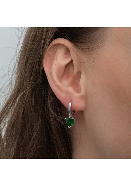 Gümüş Yeşil Taşlı Kalpli Kadın Küpe fırsatları