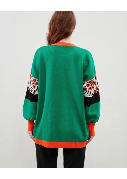 Kadın Uzun Kollu Düz ve Kolları Desen Kombinli Oversize Triko Tunik