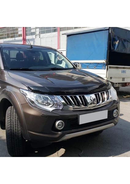 Mitsubishi L200 Ferrous Ön Kaput Koruyucu Rüzgarlık 2015 2019