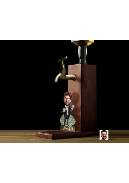 Gift Kişiye Özel Patron Baba Karikatürlü Musluklu Ahşap Viski Standı-5, Viski Çeşmesi, Doğum Günü Hediyesi, Içecek Dispenseri
