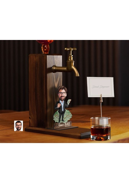 Gift Kişiye Özel Patron Baba Karikatürlü Musluklu Ahşap Viski Standı-5, Viski Çeşmesi, Doğum Günü Hediyesi, Içecek Dispenseri
