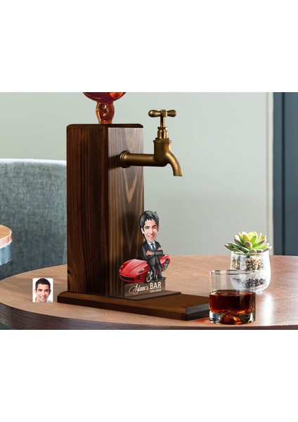 Gift Kişiye Özel Patron Baba Karikatürlü Musluklu Ahşap Viski Standı-3, Viski Çeşmesi, Doğum Günü Hediyesi, Içecek Dispenseri