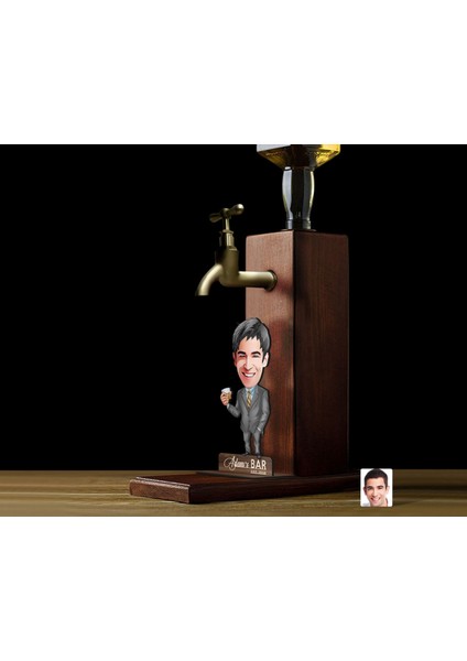 Gift Kişiye Özel Patron Baba Karikatürlü Musluklu Ahşap Viski Standı-8, Viski Çeşmesi, Doğum Günü Hediyesi, Içecek Dispenseri