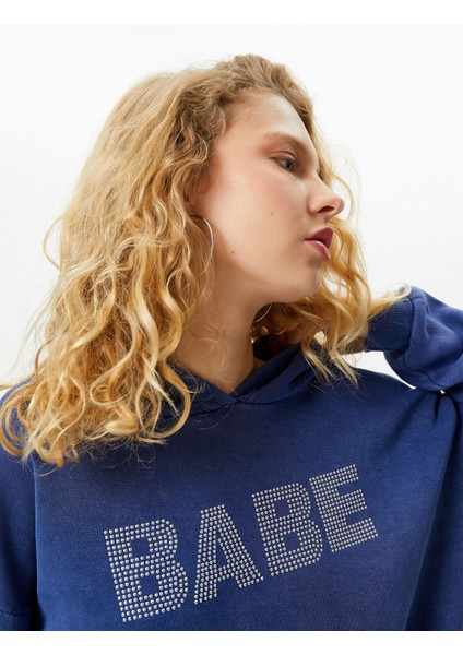 Uzun Kapşonlu Sweatshirt Işlemeli Şardonlu Pamuklu Rahat Kalıp