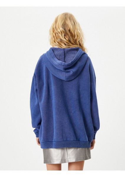 Uzun Kapşonlu Sweatshirt Işlemeli Şardonlu Pamuklu Rahat Kalıp fırsatları