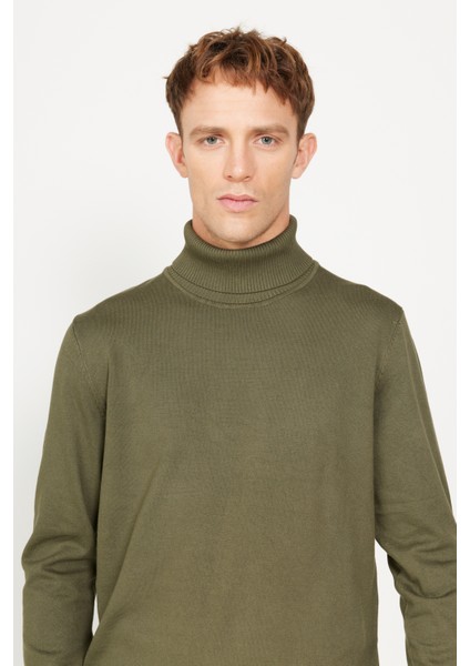 ALTINYILDIZ CLASSICS Erkek Haki Standart Fit Normal Kesim Tam Balıkçı Yaka Triko Kazak modelleri