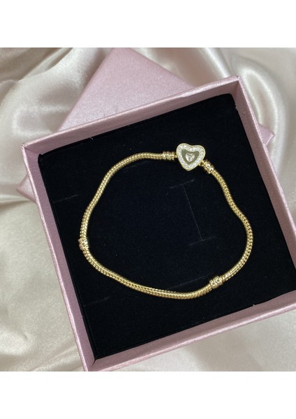 Kalp Charmlı Marka Model Gold Renk Klipsli Bileklik