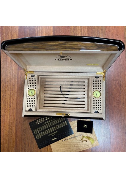 1966 Limited Edition Puro Kutusu Humidor 30's