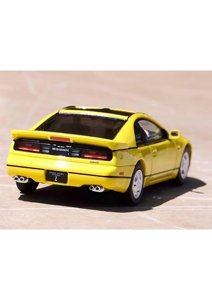 Fairlady Z (Z32) Rhd (Sağdan Direksiyonlu) Sarı Pearlglow, Açılır Tavanlı ve Ekstra Tekerlekli 1/64 Pres Döküm Model Araba IN64-300ZX-YLPG (Yurt Dışından)