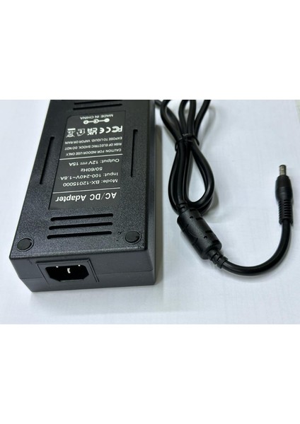 12 Volt 15 Amper Adaptör 12 Volt 15 Amper Plastik Kasa Adaptör 12 Volt 15 Amper 5.5 mm 2.5 mm Adaptör