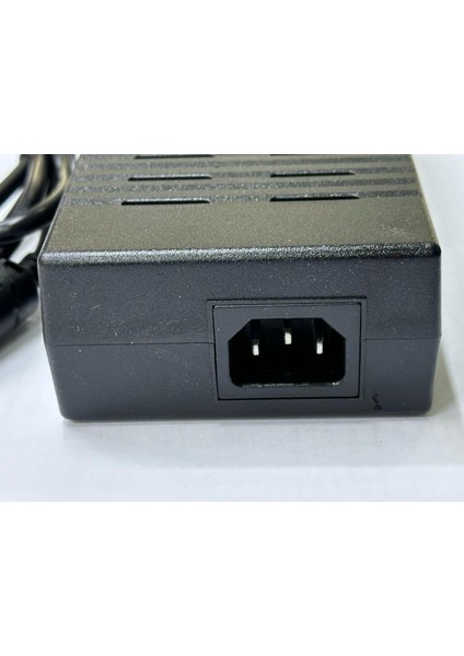 12 Volt 15 Amper Adaptör 12 Volt 15 Amper Plastik Kasa Adaptör 12 Volt 15 Amper 5.5 mm 2.5 mm Adaptör