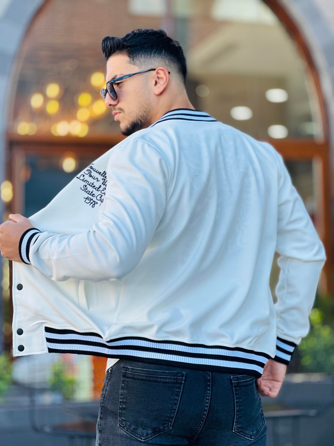 Miron Ekru Pike Dokulu Nakış Detaylı Regular Fit Kolej Ceket görsel 3