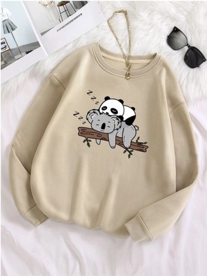 Trendseninle Kadın Bej Panda Baskılı Oversize Bisiklet Yaka Sweatshirt