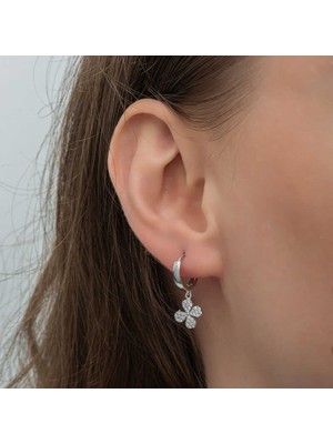 Stil Love ​gümüş Sallantılı Yonca Kadın Küpe