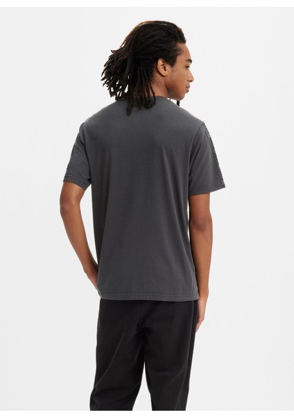Levi's Bisiklet Yaka Baskılı Siyah Erkek T-Shirt A2082-0112 Ss Relaxed Fıt Tee fiyatları