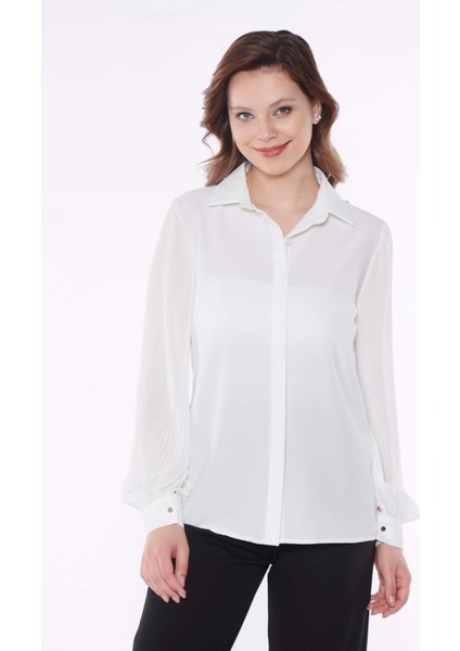 Kadın Beyaz Kolu Pileli Gömlek