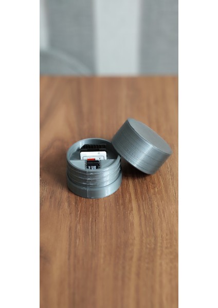 Çevirmeli Kapaklı Sd Kart Muhafaza Kutusu 5 cm
