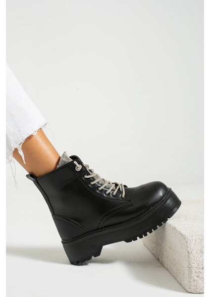 (Soldey) Poli Hafif Taban Taş Detaylı Fermuarlı Siyah fiyatları