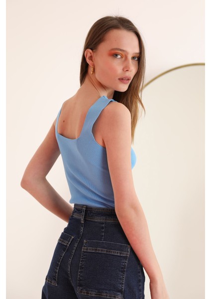 Triko Kumaş Kare Yaka Kadın Crop-Indigo