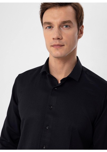 Slim Fit Klasik Yaka Armürlü Siyah Erkek Gömlek GM2024700410 modelleri