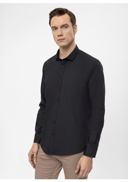 Slim Fit Klasik Yaka Düz Siyah Erkek Gömlek GM1007100578