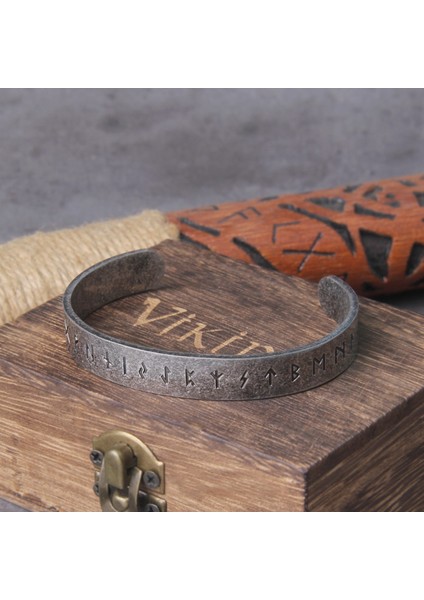 Runik Sembol Işlemeli Iskandinav Kelepçe Mat Gri 316L Çelik Erkek Açık Bileklik