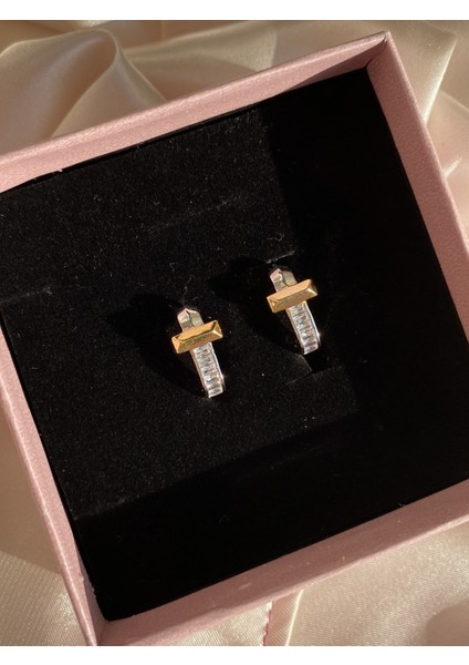 Marka Model Yüksek Kalite Gold Detaylı Minimal Küpe