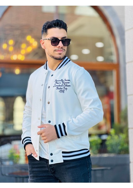 Ekru Pike Dokulu Nakış Detaylı Regular Fit Kolej Ceket fiyatları