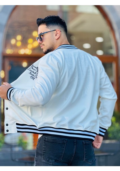 Ekru Pike Dokulu Nakış Detaylı Regular Fit Kolej Ceket modelleri