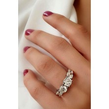 SKY DIAMOND süzme prenses kesim gümüş beştaş yüzük