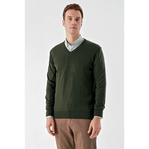 Erkek Haki Basic V Yaka Dynamic Fit Rahat Kesim Triko