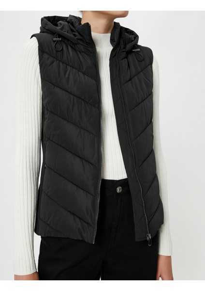 Kısa Şişme Yelek Kapüşonlu Fermuarlı Cep Detaylı indirimleri