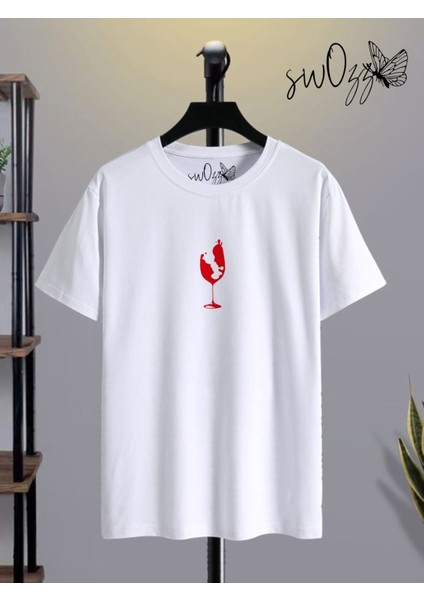 Kırmızı Şarap Kadehi Özel Tasarımlı Beyaz Tshirt Rahat Kalıp