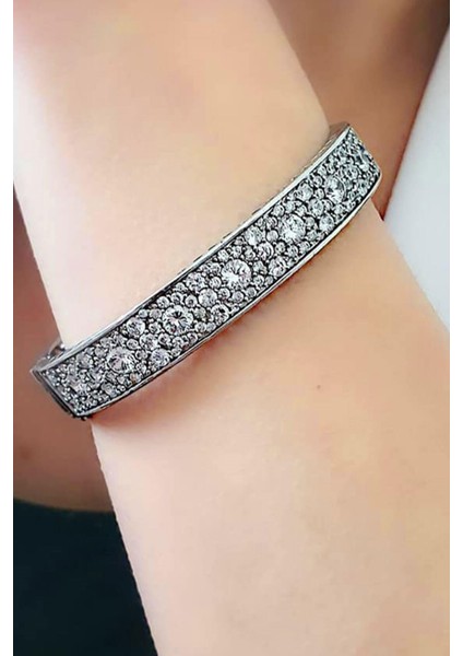 PIRLANTA ışıltısında zirkon taş detaylı gümüş lüks bilezik fiyatları