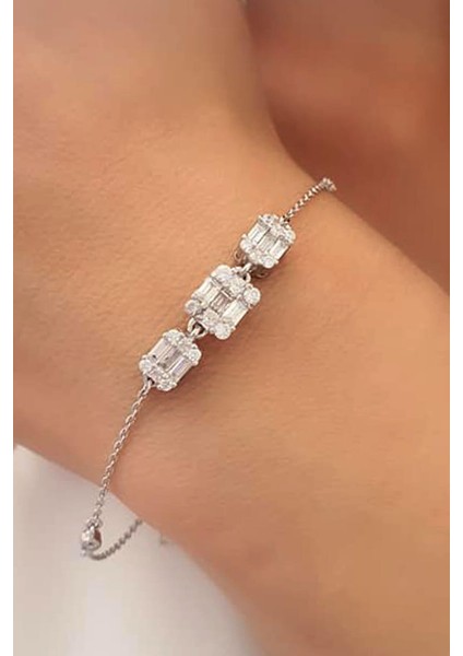 baget tasli pırlanta ışıltısında zirkon tasli gümüs bileklik